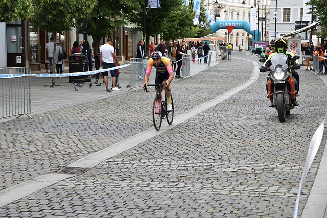 更是为当地 更是为当地